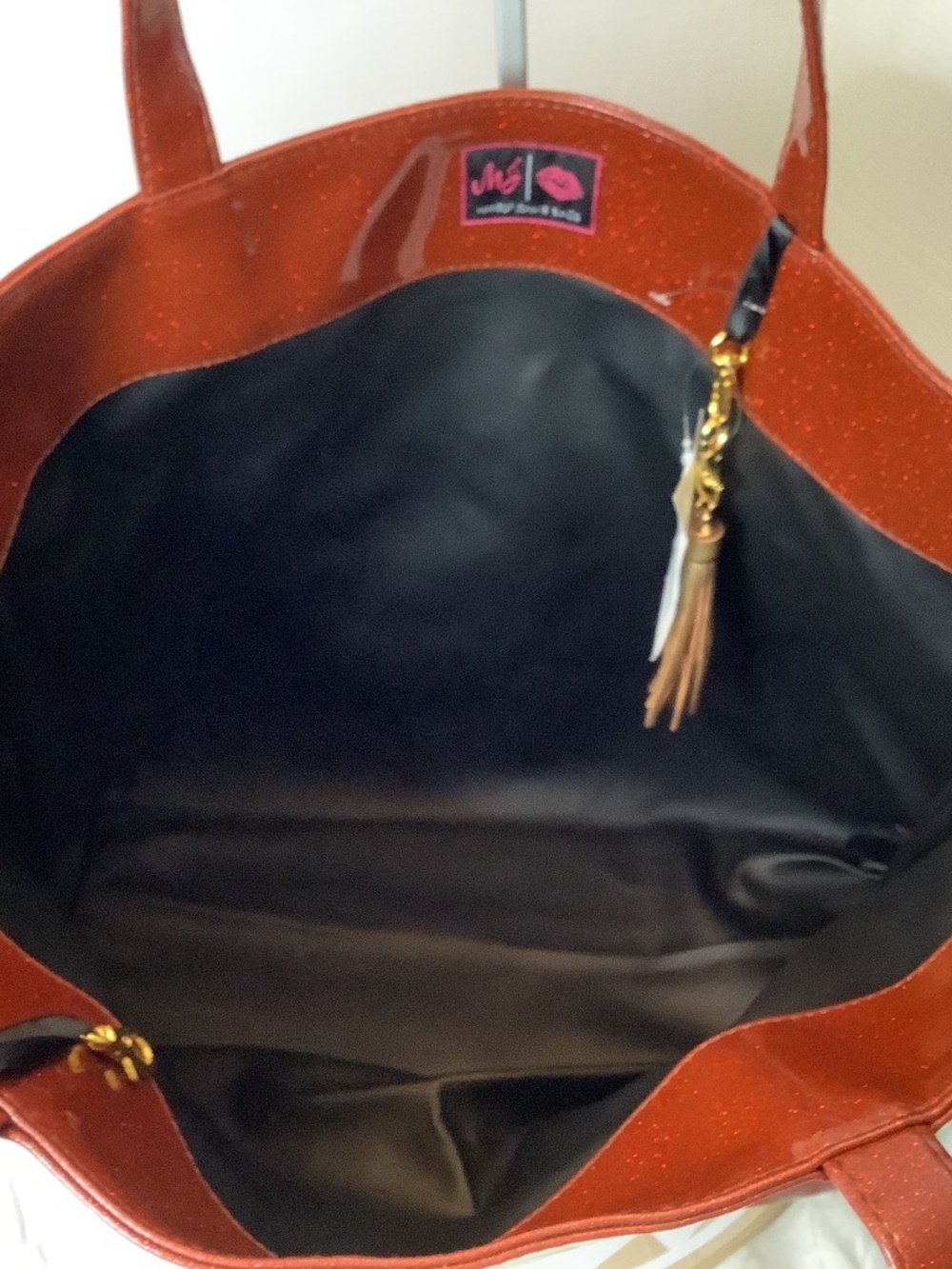 NWT Makeup Junkie weekender‎ red tote - Picture 7 of 13